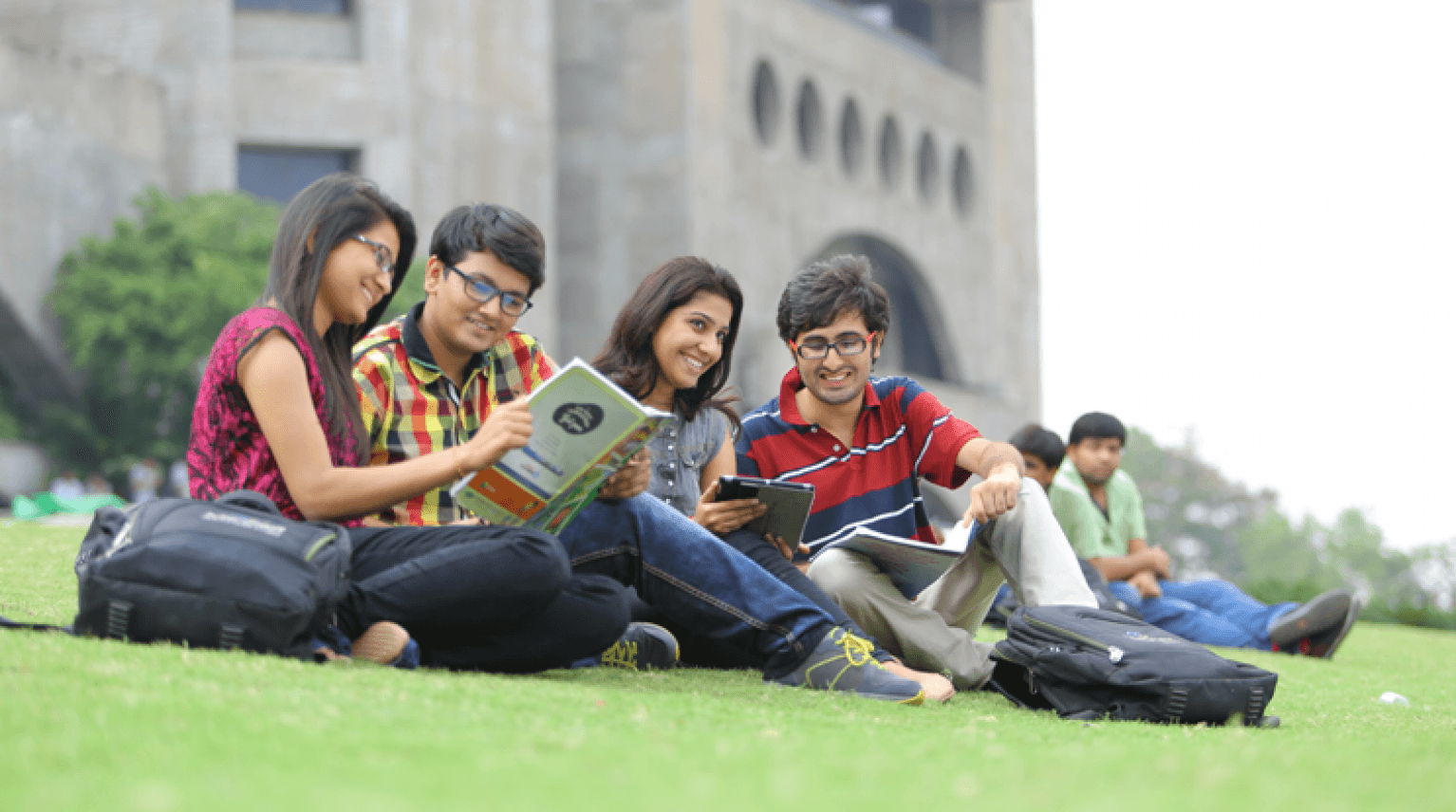 College-Life-Blog_Cover-Image-767x428@2x